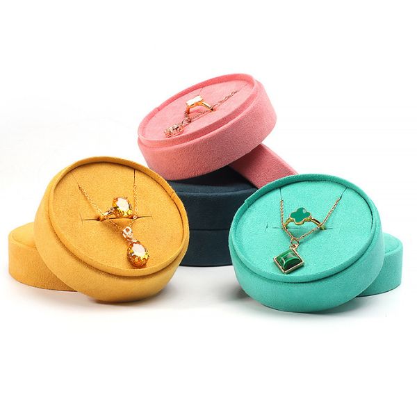 Round velvet jewelry box