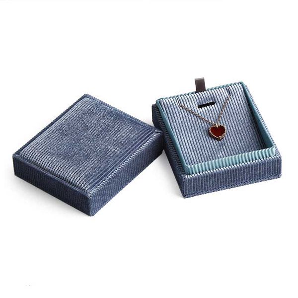 Velvet necklace box