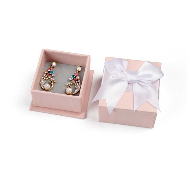 Lid and base earring box