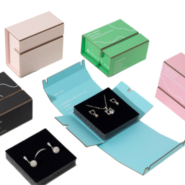 Folding jewelry box